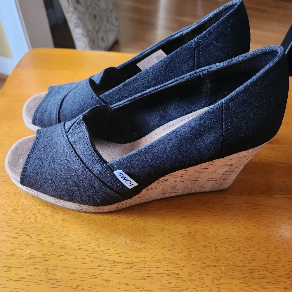 Toms espadrille shoes